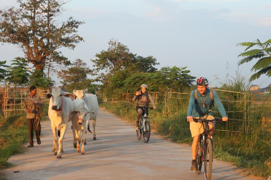7-Day Phnom Penh to Angkor Wat E-Bike Tour: Ultimate Cambodia Adventure